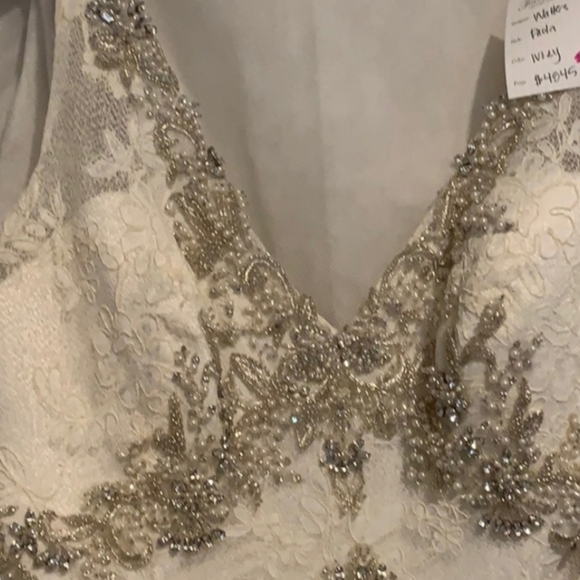 ✨HP✨Watters Paola lace and beaded wedding dress in ivory - Picture 13 of 15